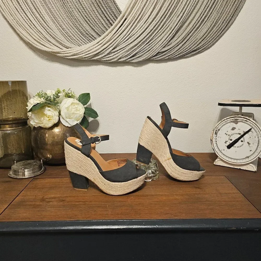 Seychelles Black Woven Espadrille Wedge Heels Sz 8.5